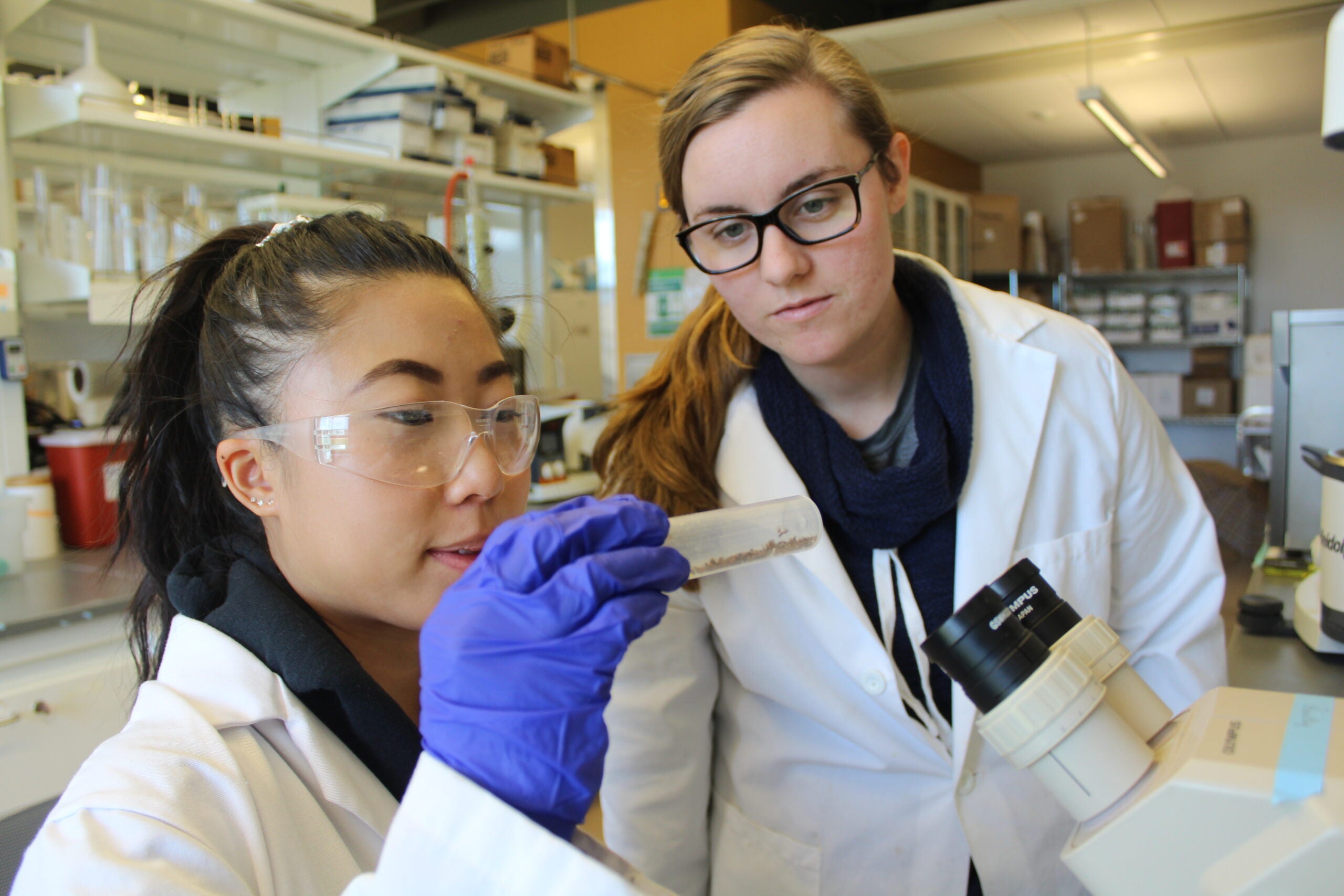 Ph.D. candidate Shelby Johnson (right) and senior Chelsea Son