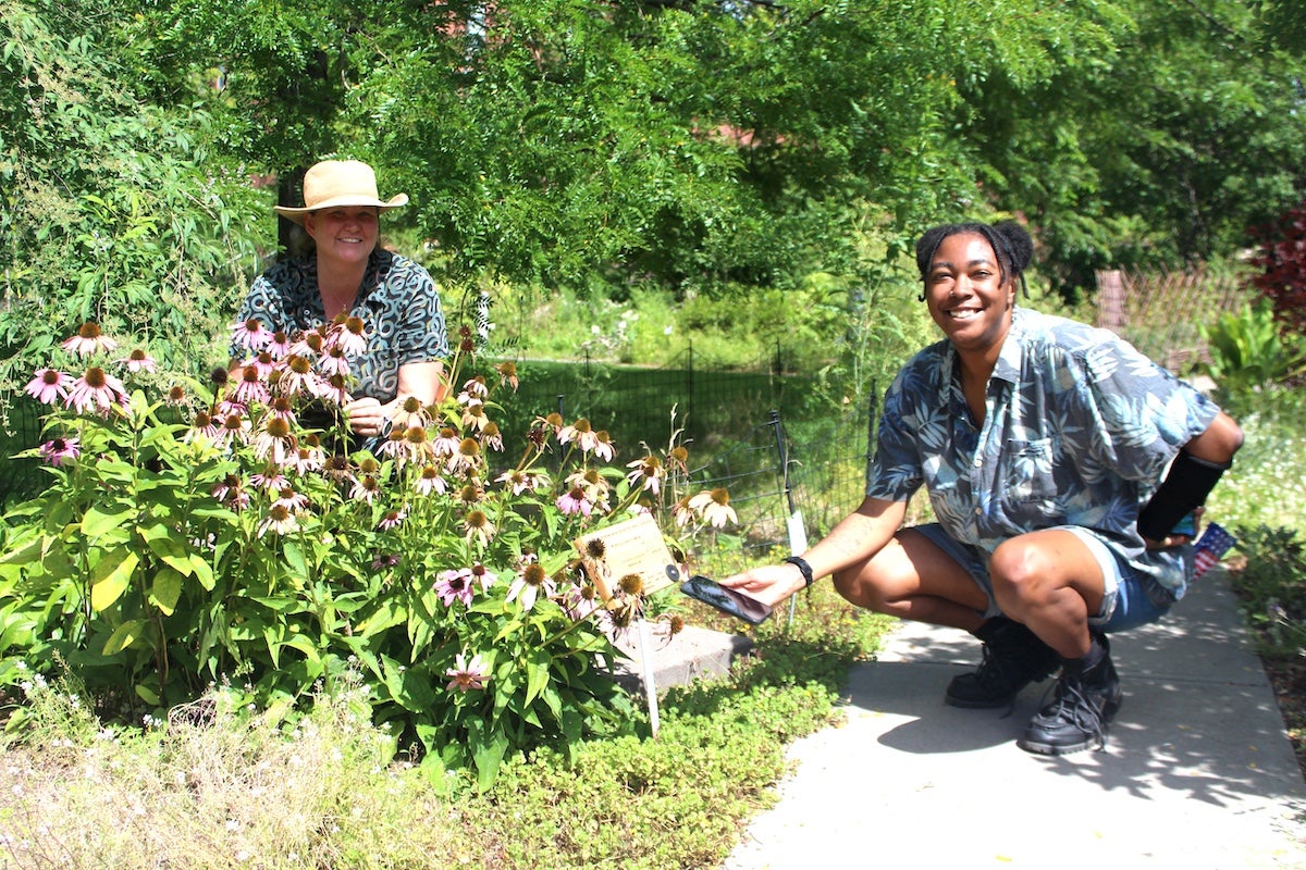 URI grad Yvonne Wingard with Garden Coordinator Elizabeth Leibovitz.