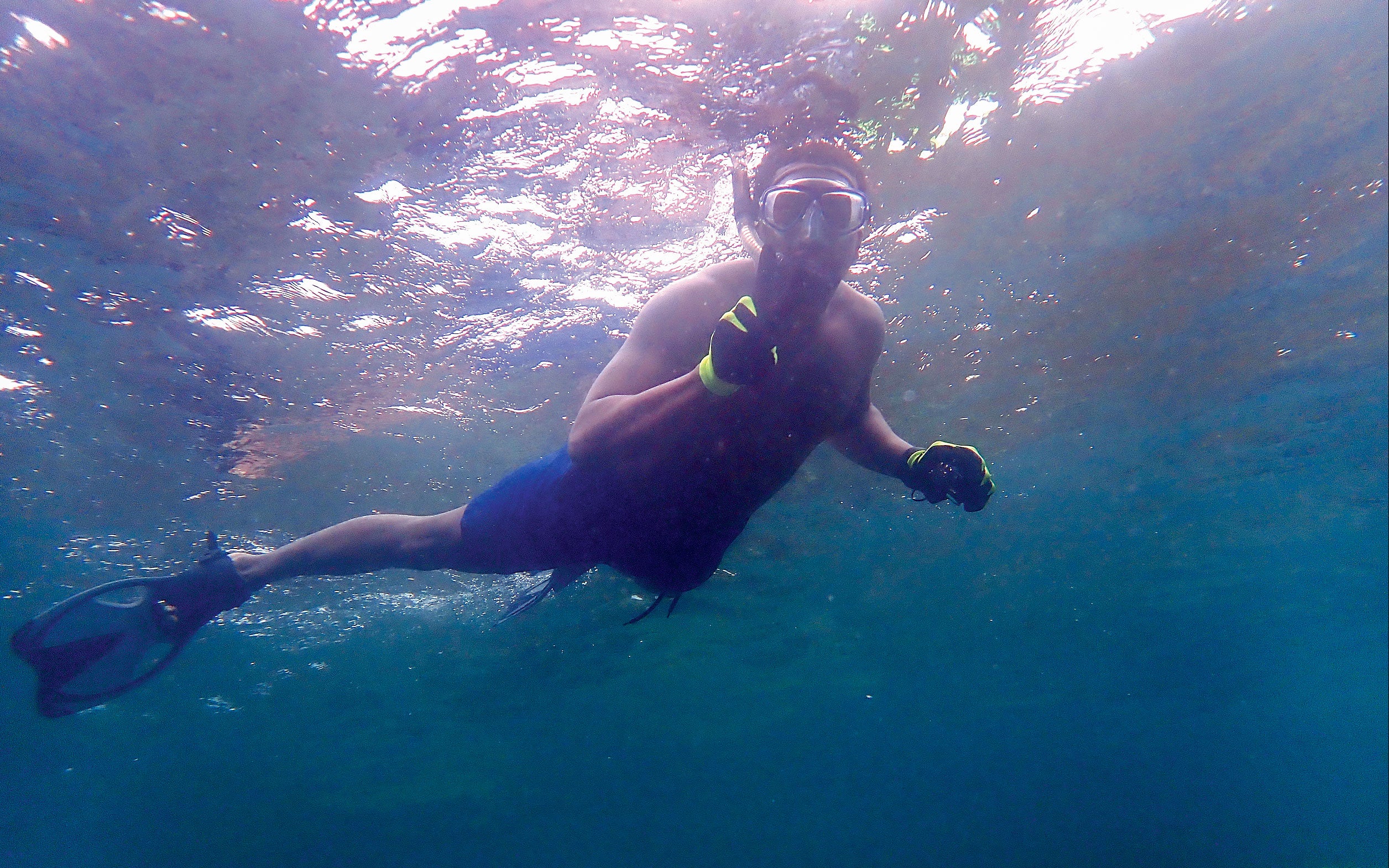 Gyasi Alexander underwater dive