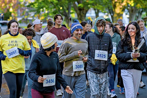 URI runners in the Be 5K Walk/Run for Mental Health Awareness and Suicide Prevention